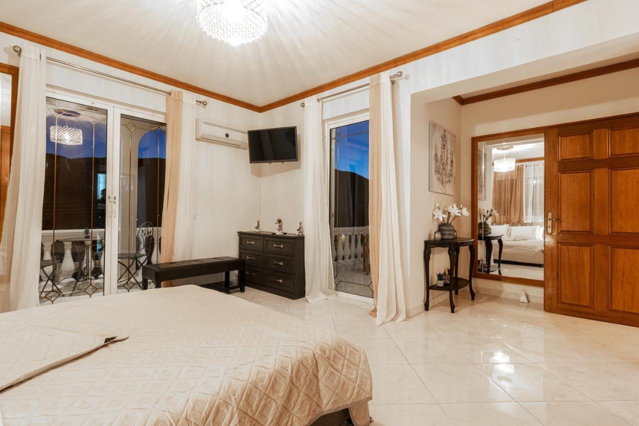 Galadriel Villa With Private Pool & Jacuzzi Kato Yerakarion Exterior photo