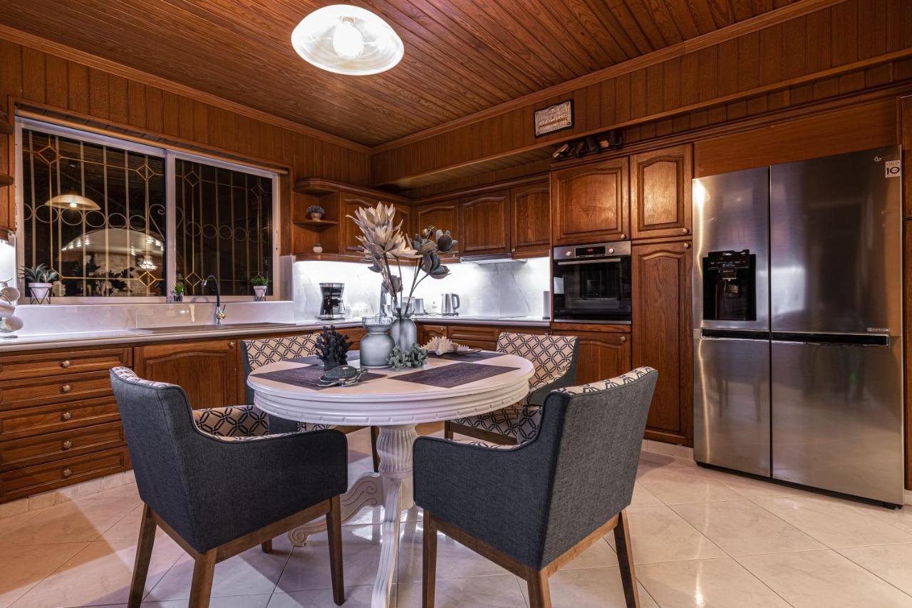 Galadriel Villa With Private Pool & Jacuzzi Kato Yerakarion Exterior photo