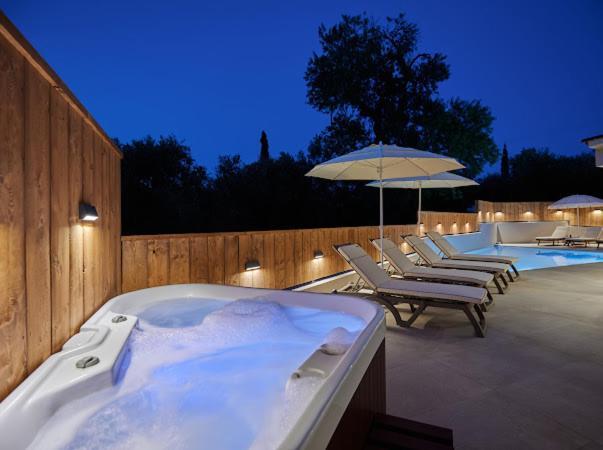 Galadriel Villa With Private Pool & Jacuzzi Kato Yerakarion Exterior photo