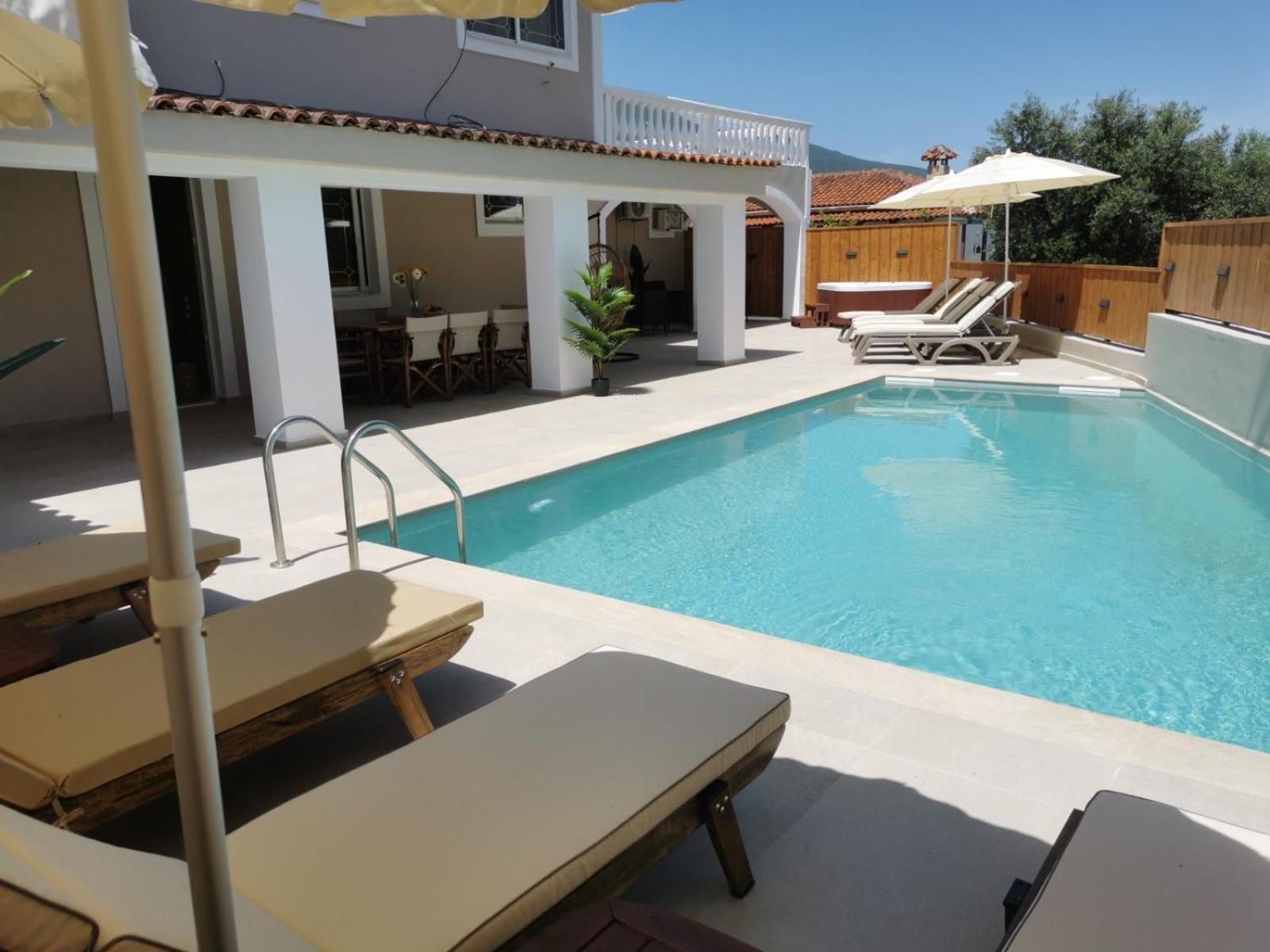 Galadriel Villa With Private Pool & Jacuzzi Kato Yerakarion Exterior photo